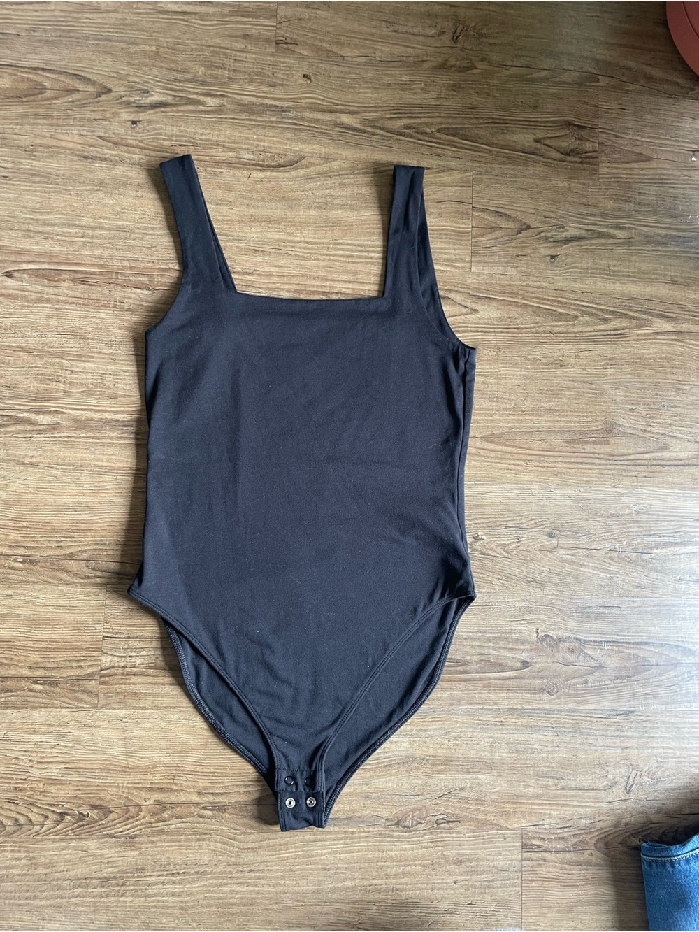 Women’s black square neck tank top Bodysuit